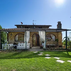 Mikipongtwo Montepulciano